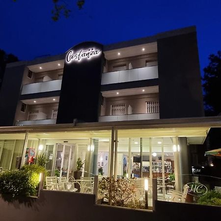 Hotel Costanza Чезенатико Экстерьер фото