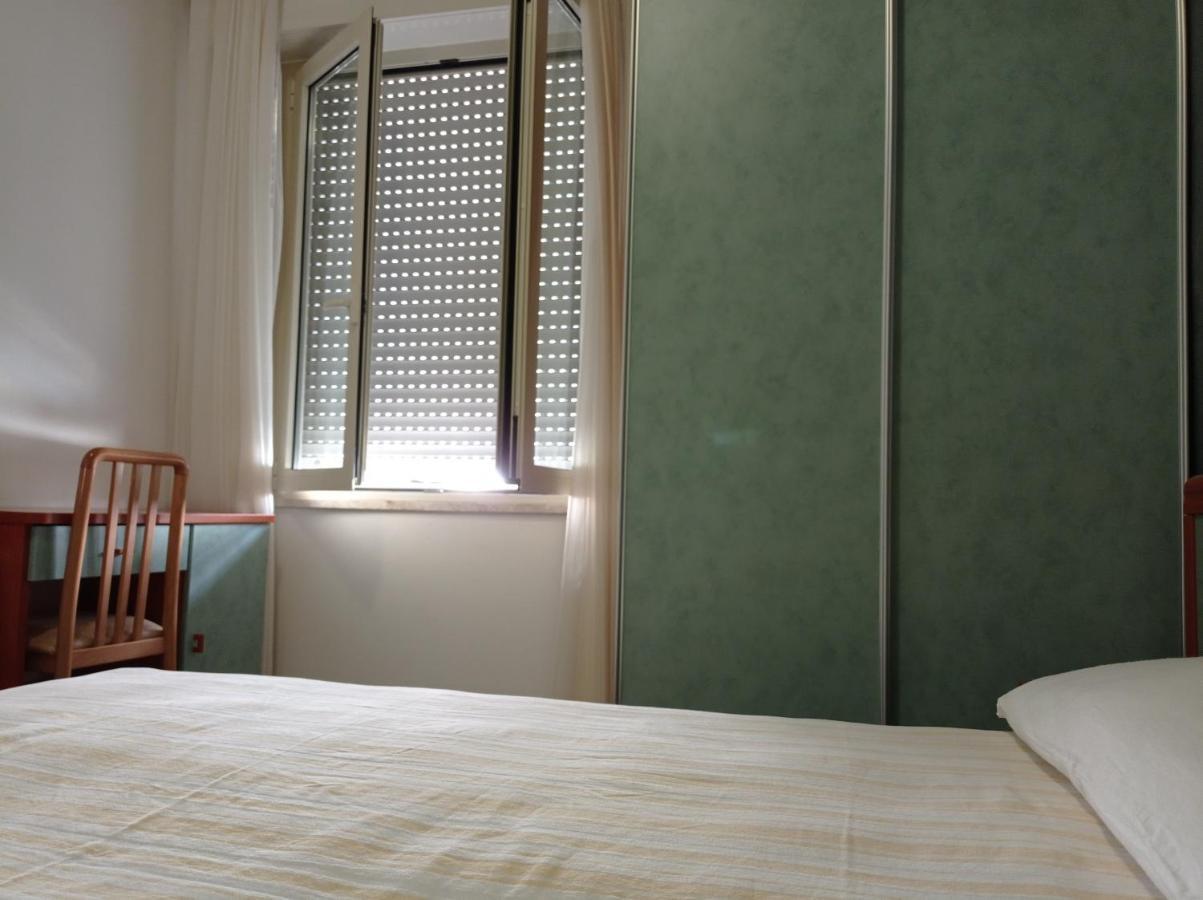 Hotel Costanza Чезенатико Экстерьер фото
